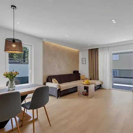 Roza, Prekrasni Novi S Parkingom Apartman *