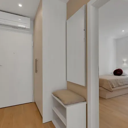 Roza, Prekrasni Novi S Parkingom Apartment