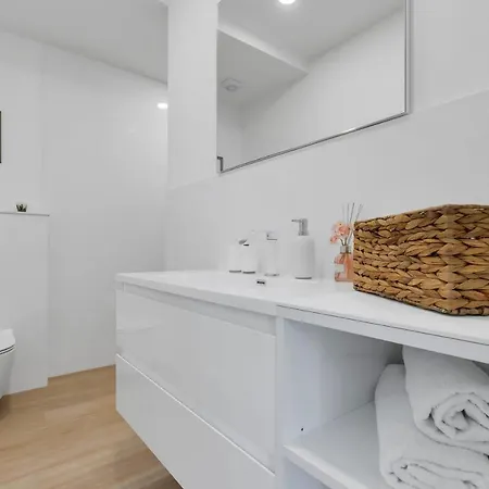 Apartman Roza, Prekrasni Novi S Parkingom