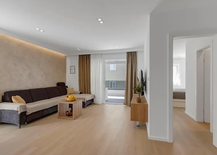 Roza, Prekrasni Novi S Parkingom Apartament Makarska