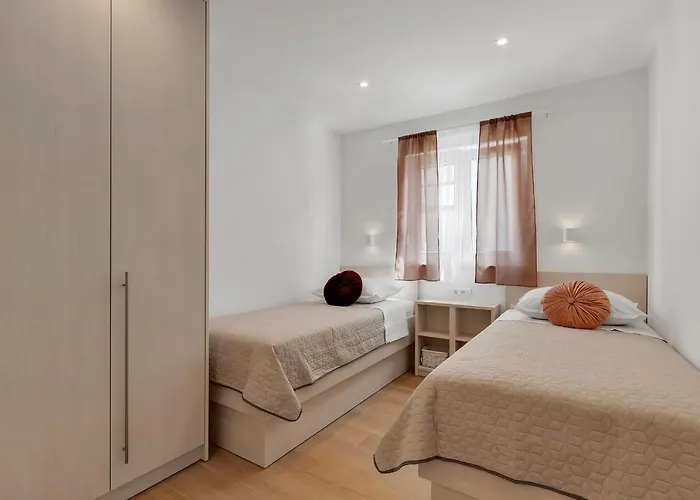 Roza, Prekrasni Novi S Parkingom Apartament *