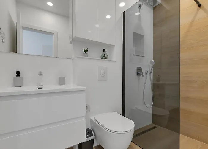 Roza, Prekrasni Novi S Parkingom Apartament Makarska
