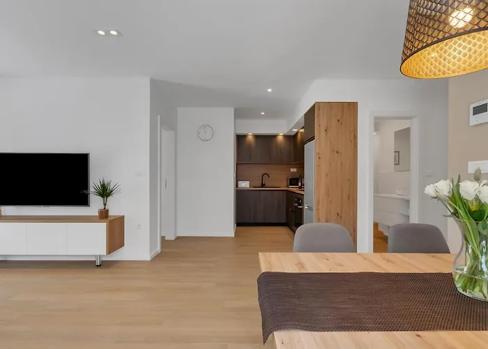 Appartement Roza, Prekrasni Novi S Parkingom Makarska